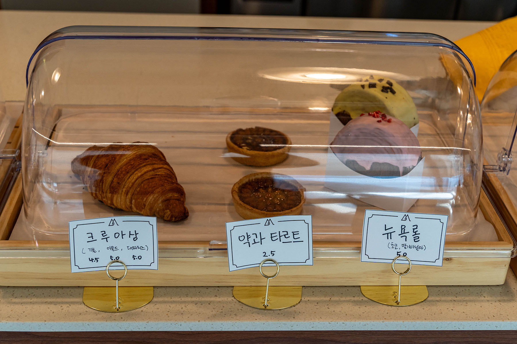 만덕 카페 M543 Cafe Gallery 쇼케이스