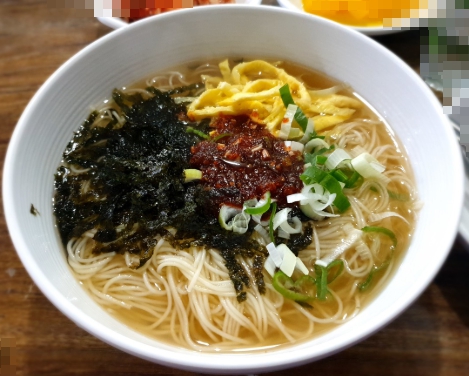 한국의 분식 잔치국수