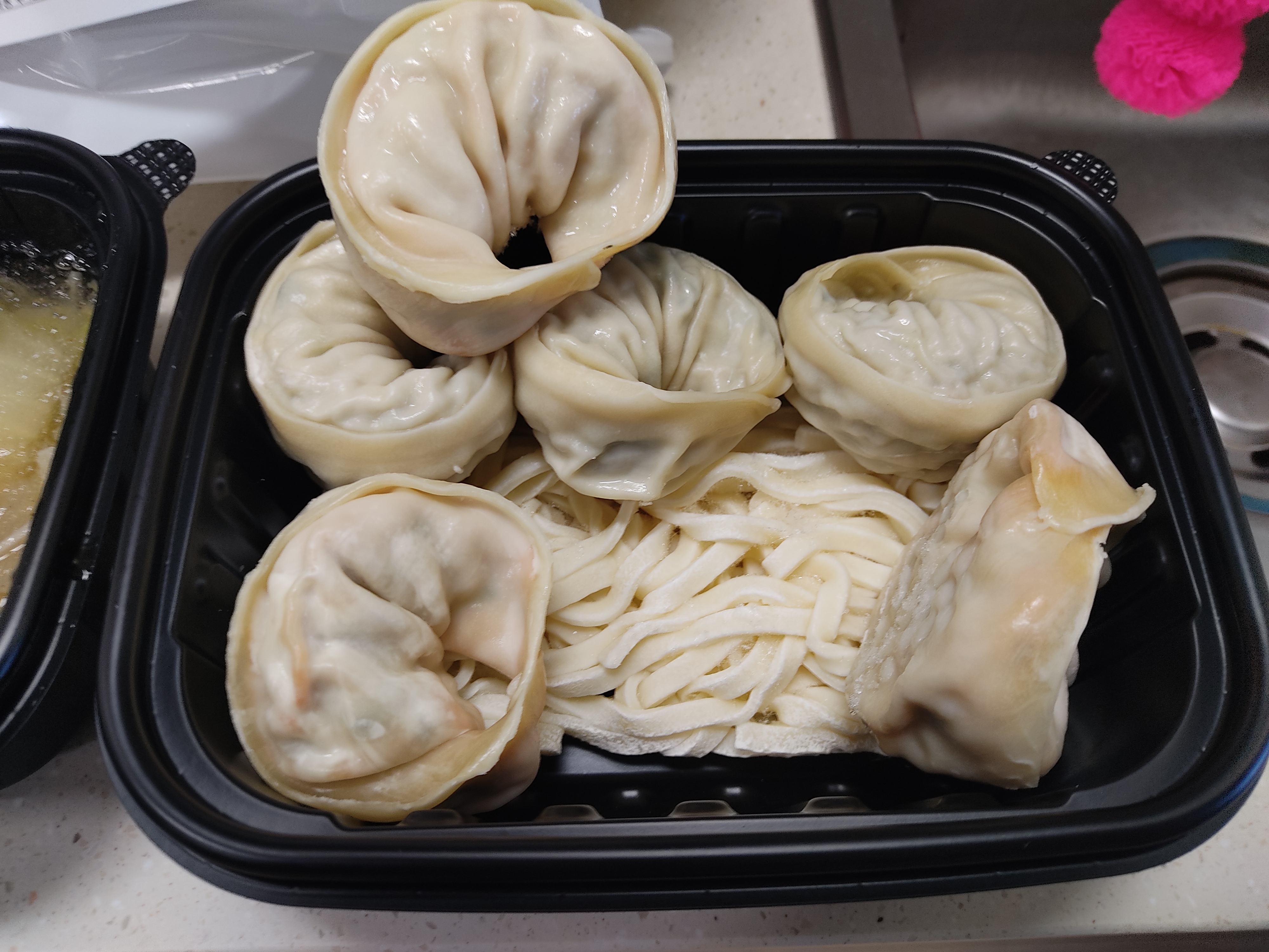 알찬반반만두전골 만두&#44; 칼국수 사진