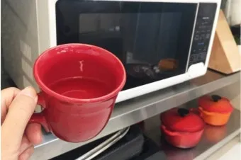 찌든 때부터 냄새까지 전자레인지 청소 레몬 식초로 간편하게 해결 완벽 관리_13