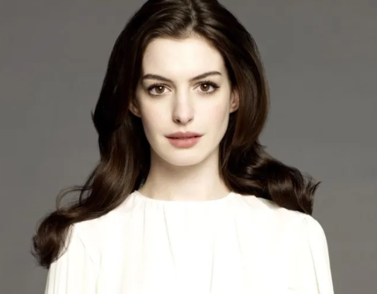 앤 해서웨이 대표사진