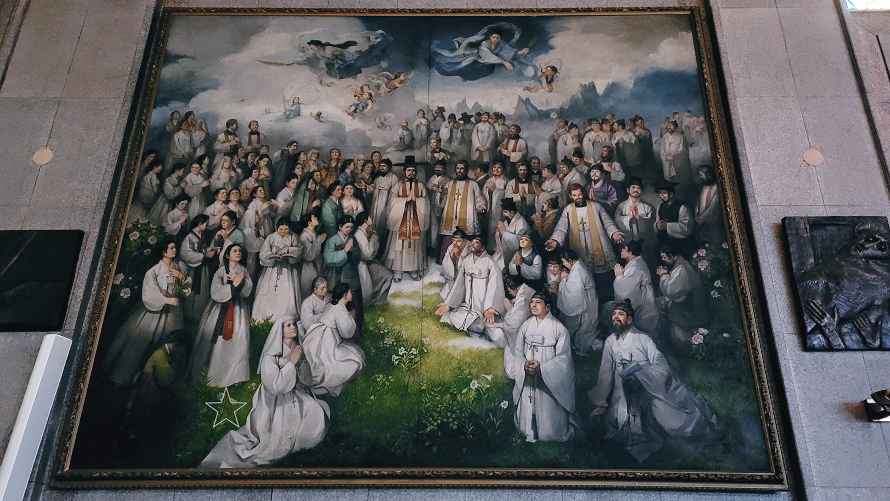 서울 혜화동성당 안에 있는 대한민국 103위 순교성인 원본 그림입니다. 천주교 신자이시면 이 그림 다 보셨을 겁니다. 매우 유명한 그림이죠. 문학진 토마스 교수님의 작품으로 대한민국의 많은 성당에서 볼 수 있을 정도로 의미가 깊은 그림입니다.