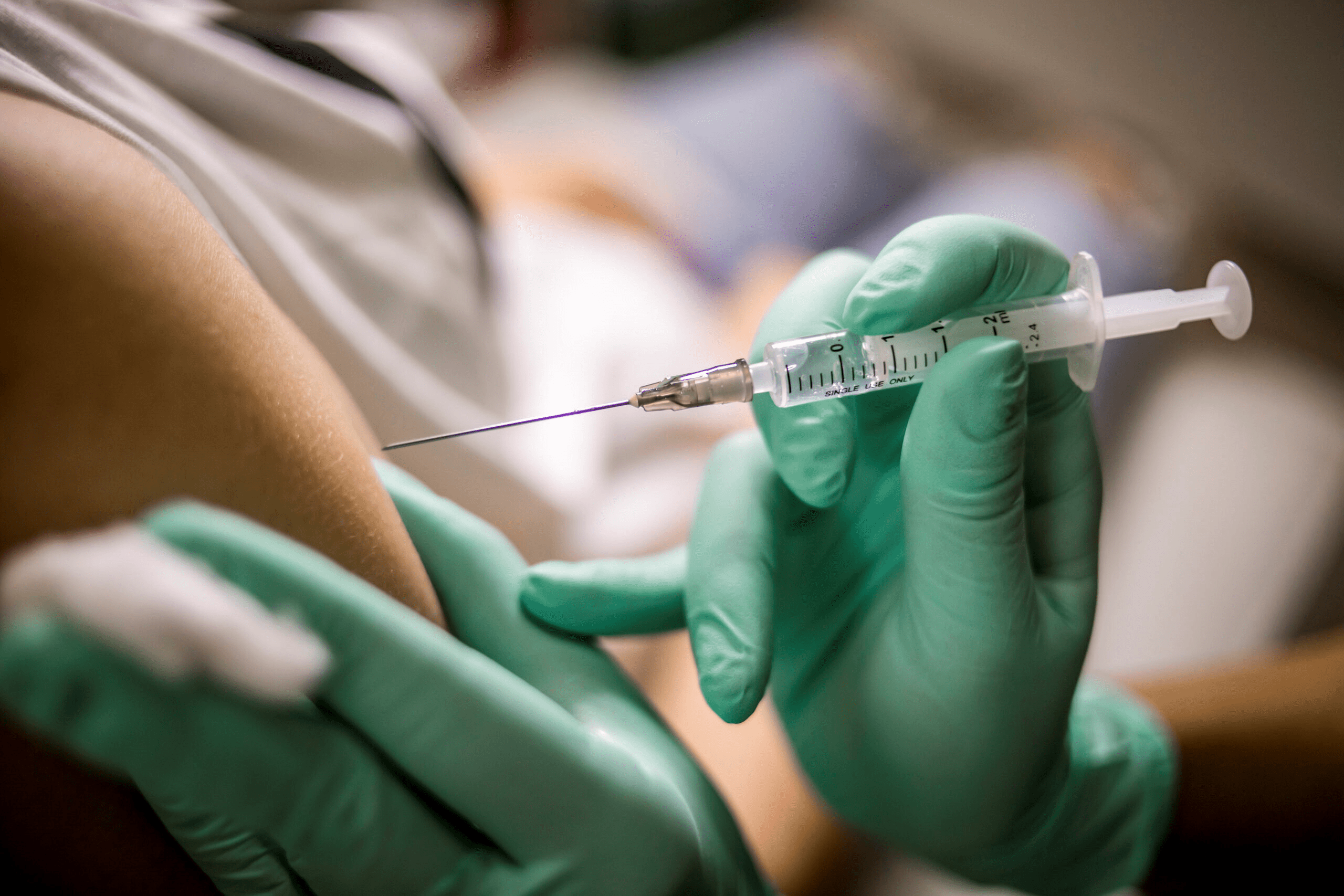 주사-맞는-모습