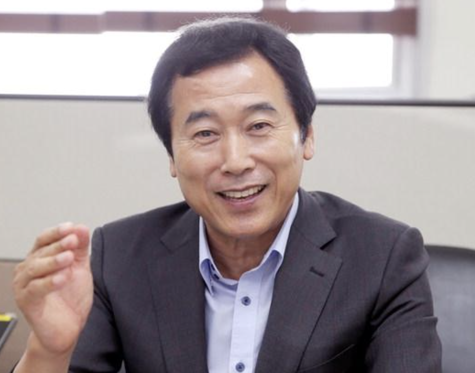 정치인 백선기