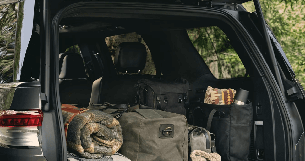 2023-링컨-네비게이터-카고