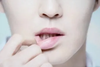입술 떨림 원인 증상 10가지와 치료 방법 총정리_25