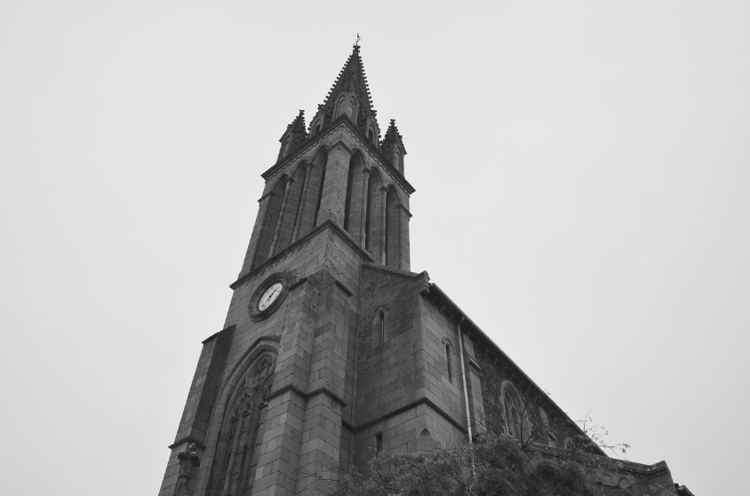 성당 흑백 사진