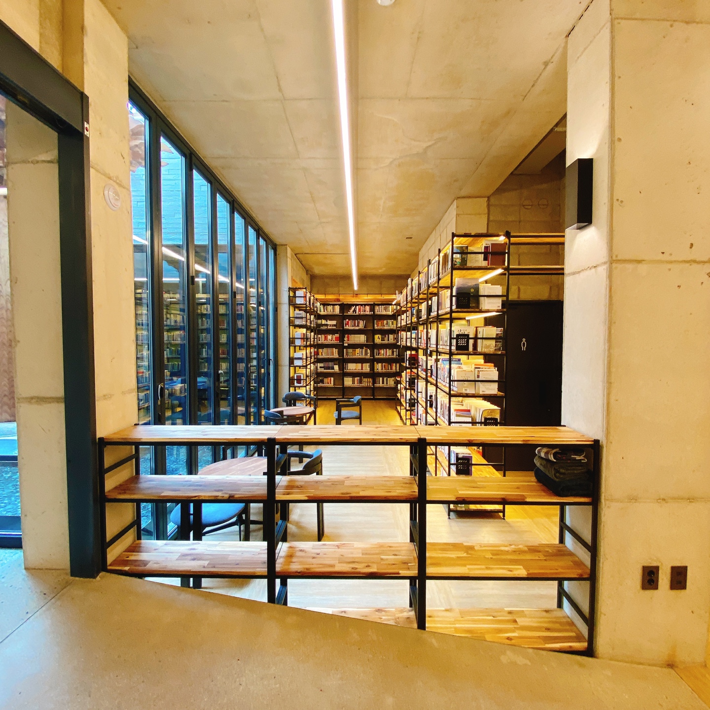 충북 청주 부모산 주봉마을 주봉저수지 한옥 북카페 인문아카이브양림 후마니타스