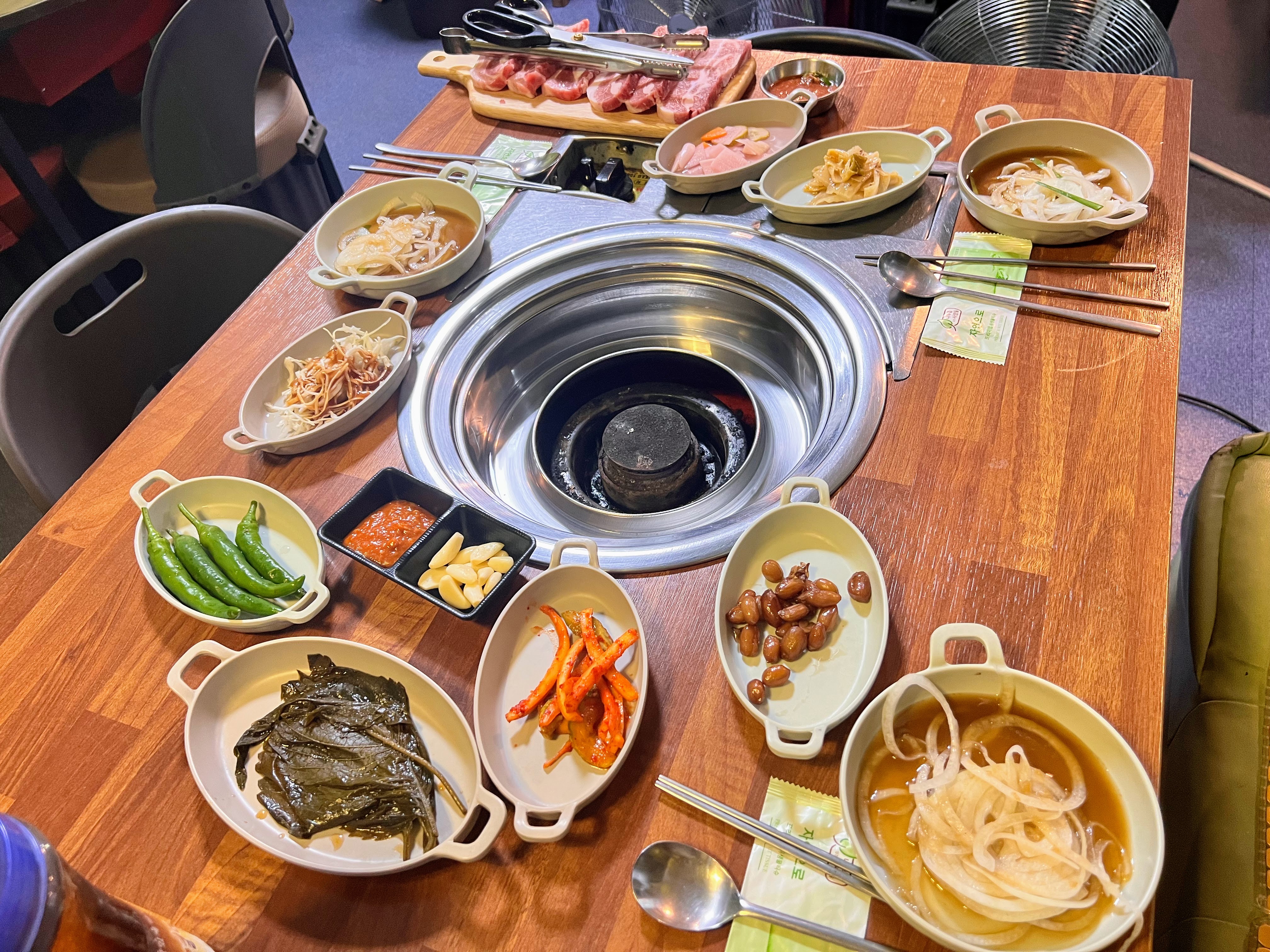 장송육통장 육통령 구이 상차림
