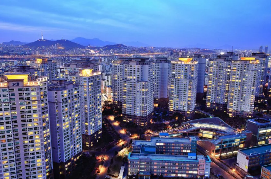 강남의 아파트 불빛