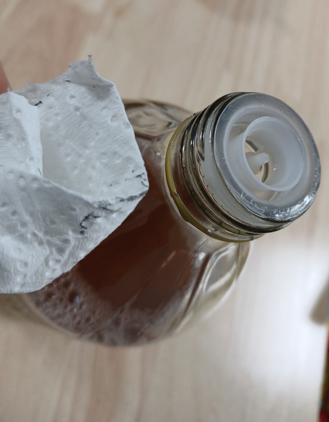 마모된 유리병 뚜껑