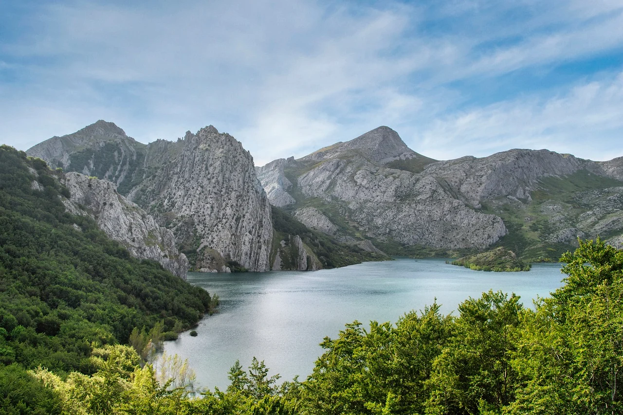 제9편 후광 효과(Halo Effect): 하나의 인상이 전체 평가를 지배하는 현상