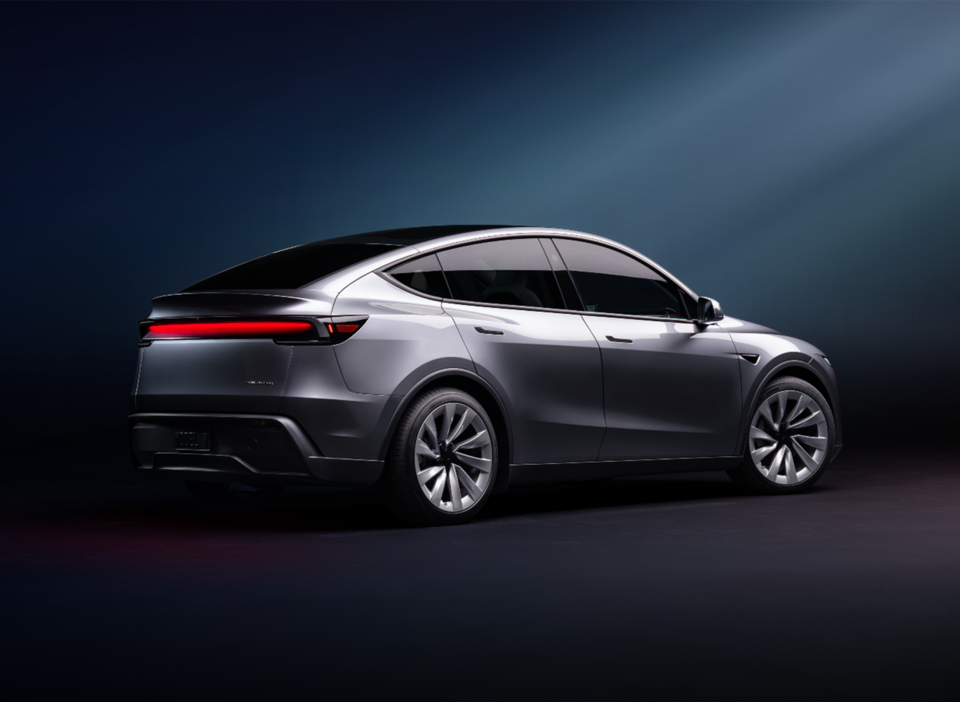 테슬라 모델y 주니퍼 우측 후면