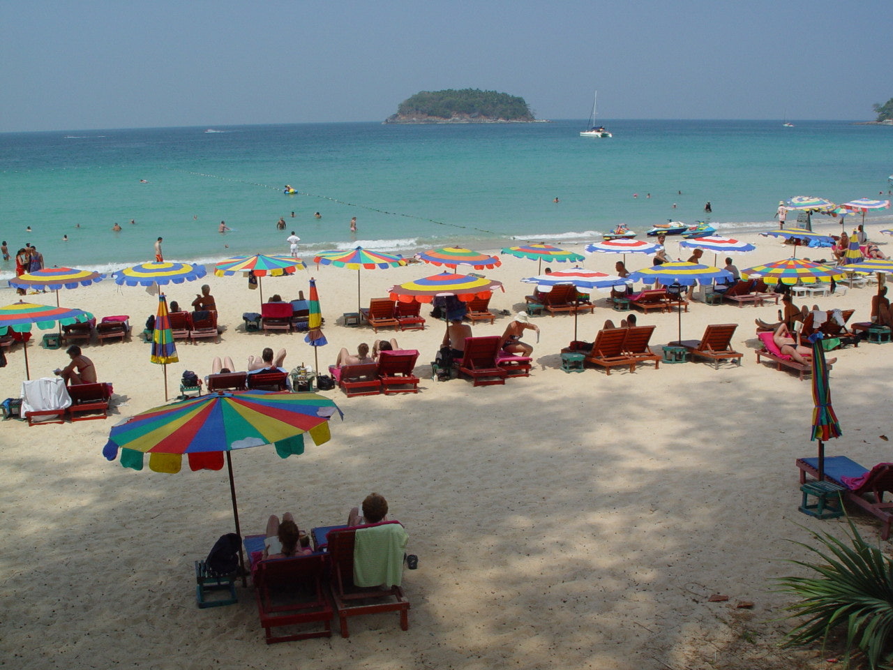 카타 비치 해변 사진