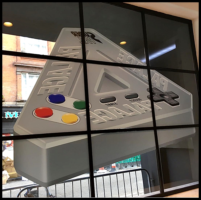 팔라스 트라이퍼그 로고는 어떻게 만들어졌을까?