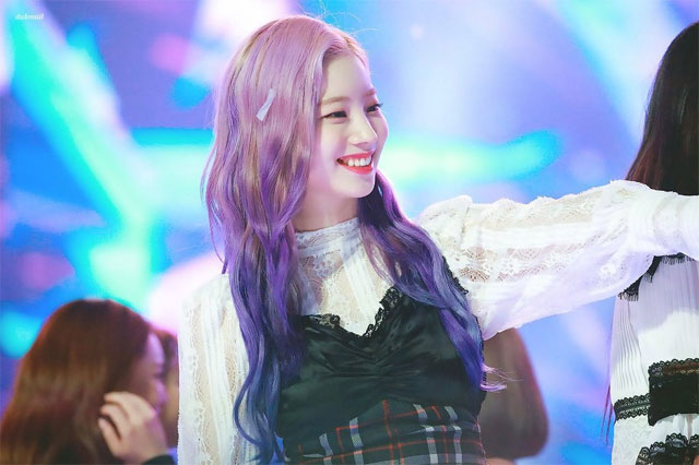사랑스러운 모습 여자 연예인들 사진모음