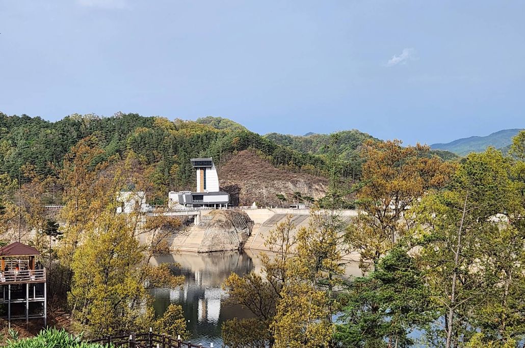 부항댐 출렁다리
