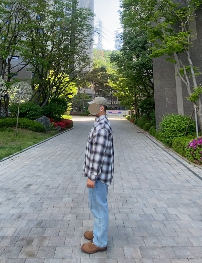 데일리룩('26. 5. 5.)더블알엘 가먼트다잉 트윌 볼캡, 바운더리 옴브레 체크셔츠, 무신사스탠다드 슬리브 티셔츠, 무신사스탠다드 데님 팬츠, 레드윙 아이언레인저 호손 뮬스키너