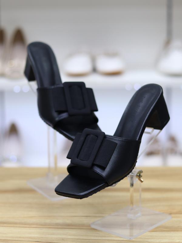 바이로쏘 소가죽 청키힐 브로치 장식 뮬 샌들 BY 23S10068BD2W