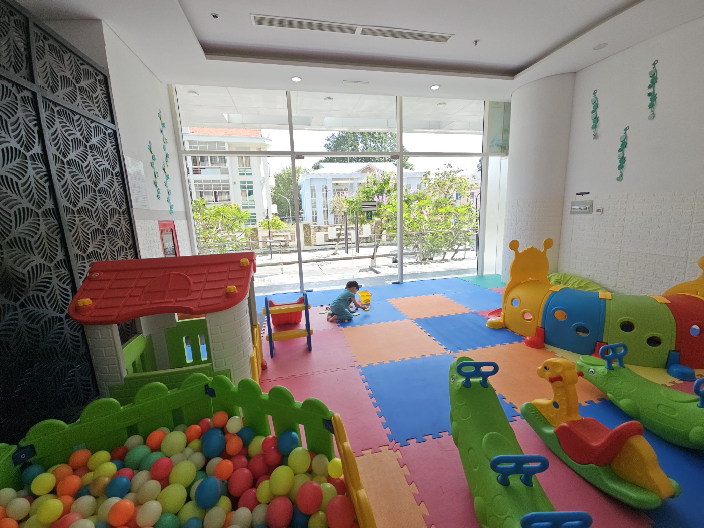 [25.3월] 푸꾸옥 #2-2&amp;#124;SEASHELLS 호텔 후기 (수영장/놀이방/헬스장)