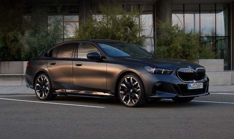 출처 BMW 530e