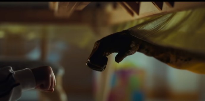 알수없는 외계인의 손 모습