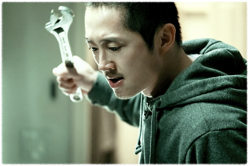 성난사람들에서 스티븐연은 대니 조 역할을 맡았다