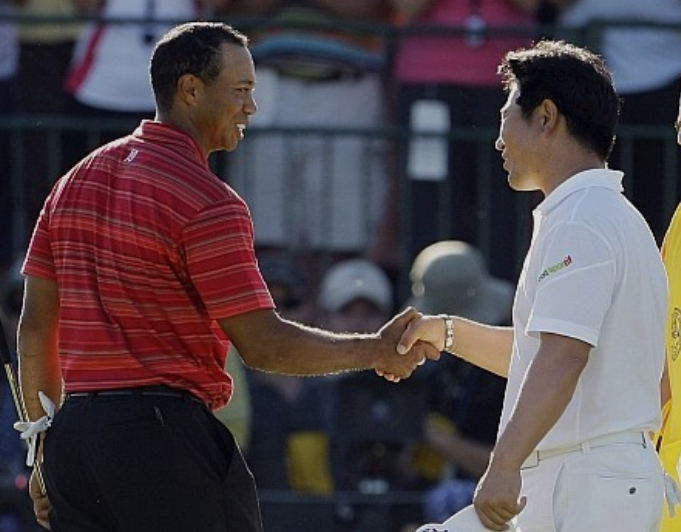 2009년-타이거-우즈를-꺾고-양용은-역전 우승