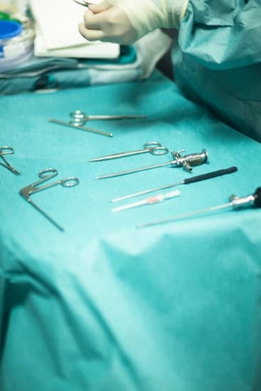 어깨 관절경 수술에 쓰이는 기구