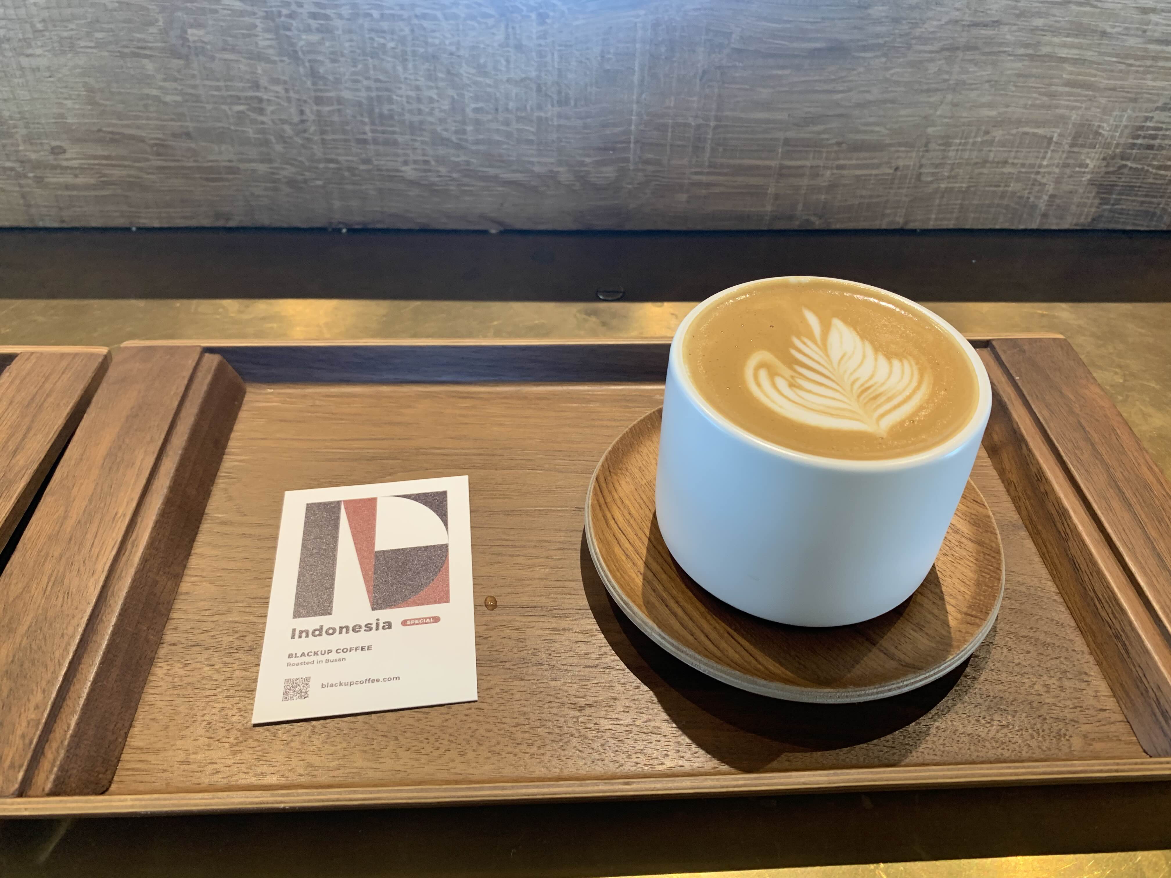 블랙업커피 라떼