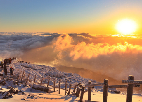 한라산에서 본 일출