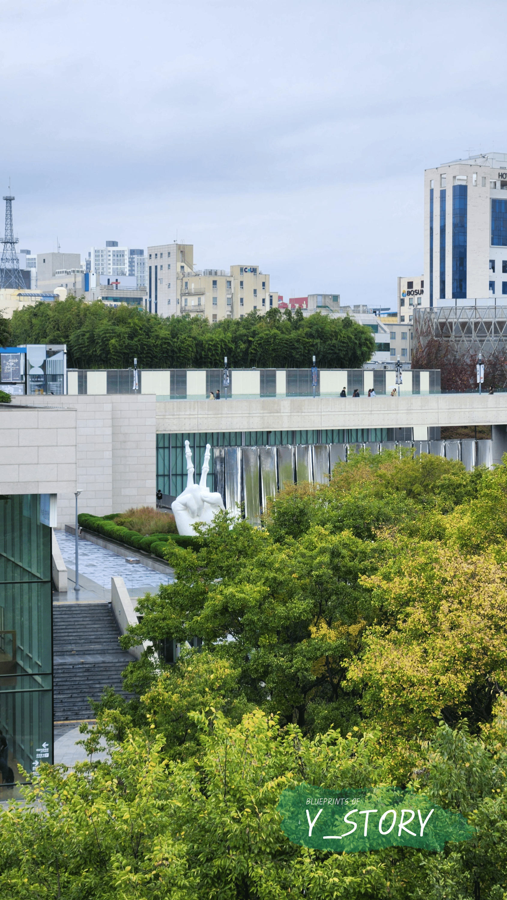 우규승 건축가가 설계한 아시아문화전당의 외부 정원