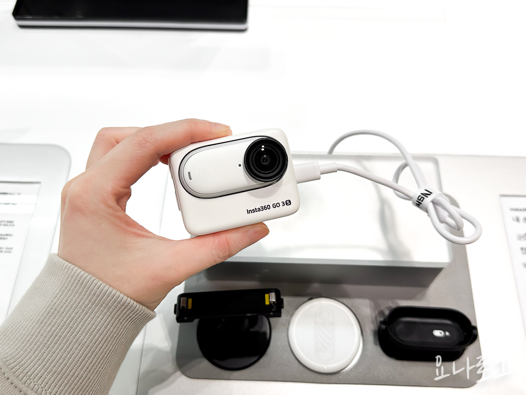 insta360 GO3S instaGO3S 액션캠 액션캠추천 브이로그 브이로그카메라 브이로그카메라추천 카메라 카메라추천 현대백화점 판교현대백화점 여행준비 인스타360 대학생선물 선물추천 여자친구선물 남자친구선물