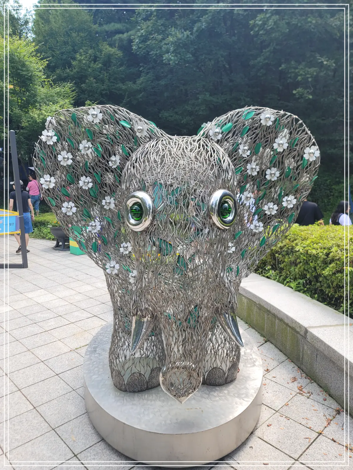 모노레일-하차장-앞-코끼리상