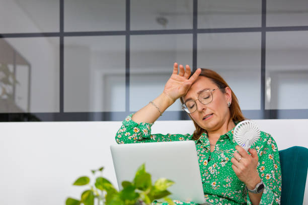 노트북 내부 먼지 제거하기