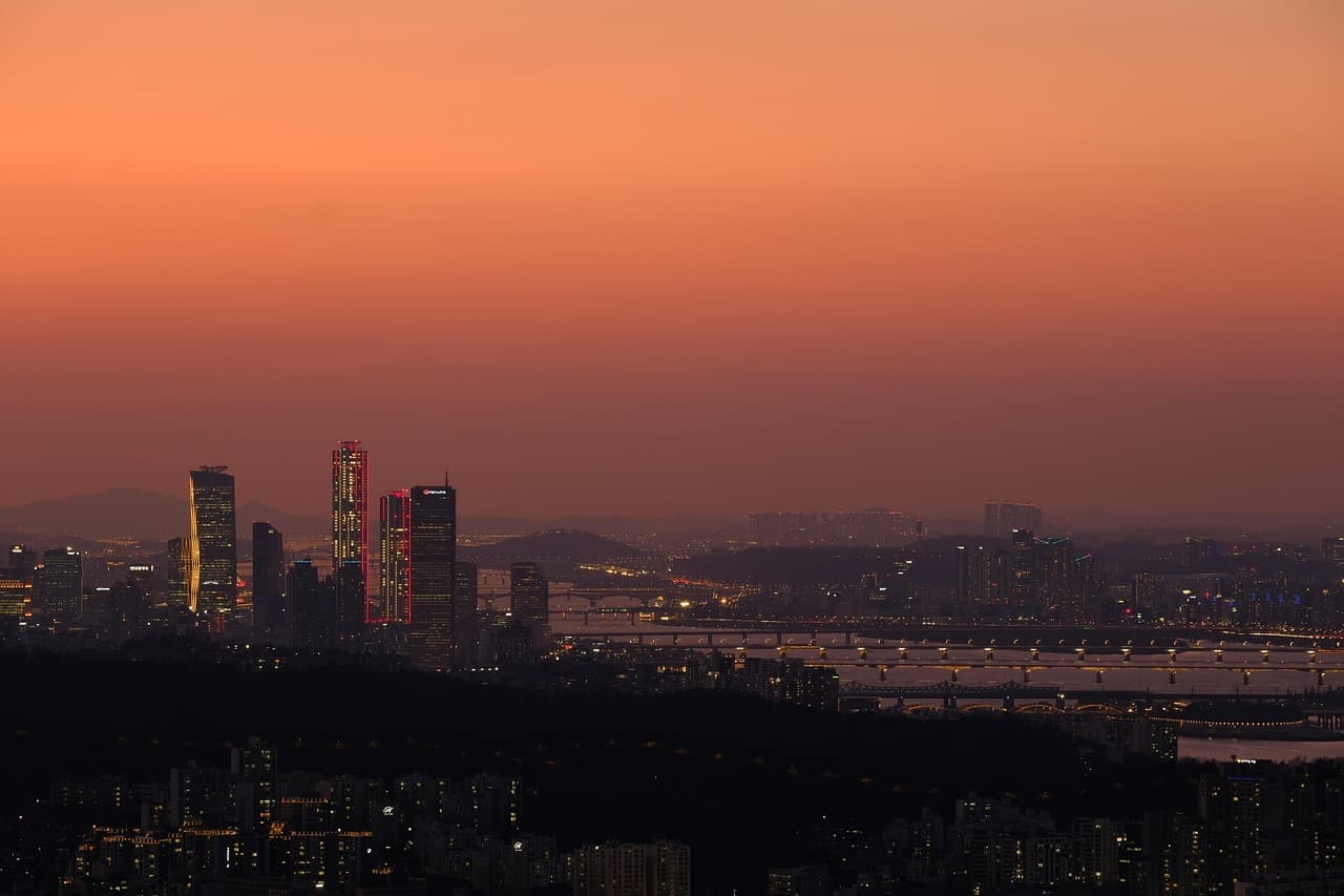 도시에서 ‘밤의 빈틈’을 채우는 야간 생활 공간 설계의 새로운 흐름