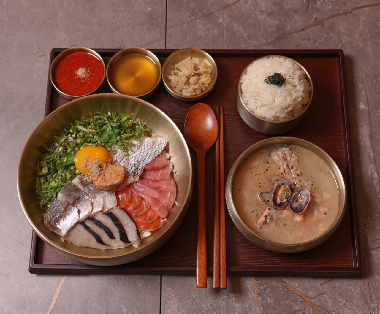 생방송투데이 3783회 맛있는 퇴근 서울 용산 모둠 숙성 회 맛집 바다약방 용산점 