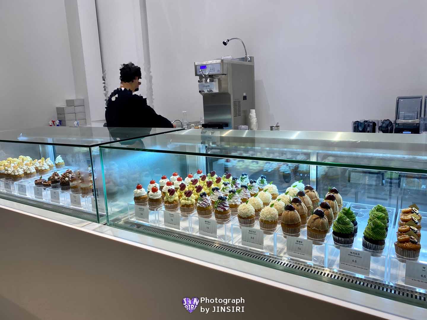 ํฌ๋ ๋ฆฌ์ ๋ฒ ์ด์ปค๋ฆฌ