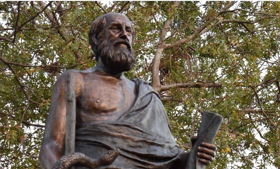© Hippocrates Statue in Kos, Greece (Photo by Theodosis Nikitaras, Facebook)