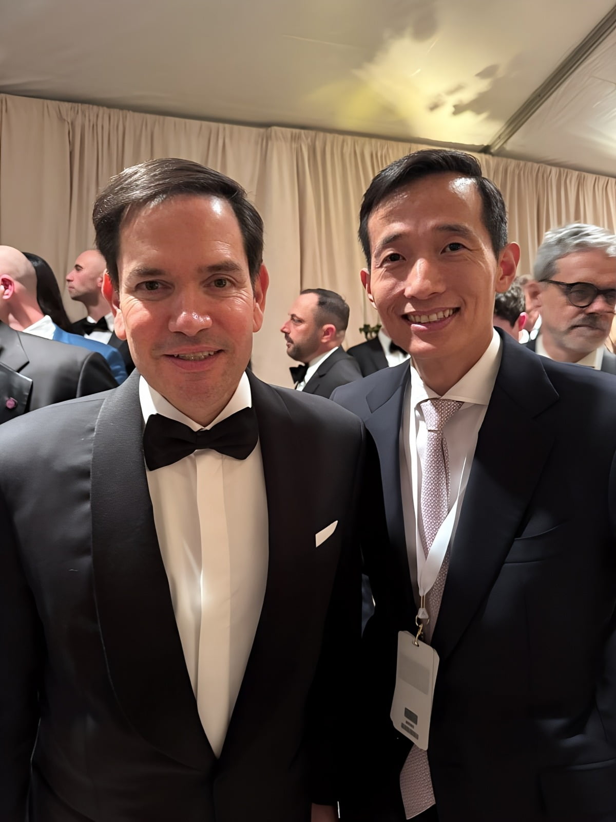 김동관 한화그룹 부회장이 미국 워싱턴DC에서 열린 트럼프 대통령 취임식 및 만찬 무도회에 참석하고, 미국 신 정부 주요 인사들을 만나 소통하며 글로벌 네트워크를 다졌다. 김 부회장과 마코 루비오 미국 국무부장관.