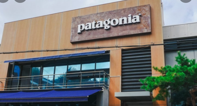 파타고니아(Patagonia): 지구를 위한 경영을 실천하는 친환경 브랜드