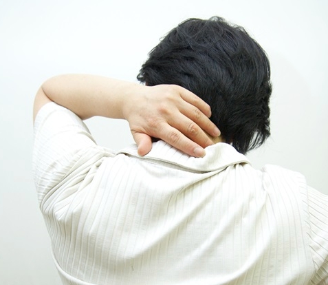 뒷골이 땡기는 증상