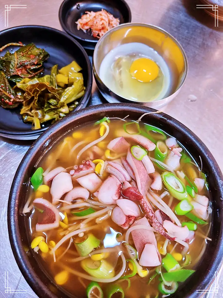 토요일은 밥이좋아 전주 콩나물 국밥 맛집 정호영 셰프 인정 오징어 토핑 추가 필수 콩나물해장국 현지인 추천 토밥 좋아 방송정보