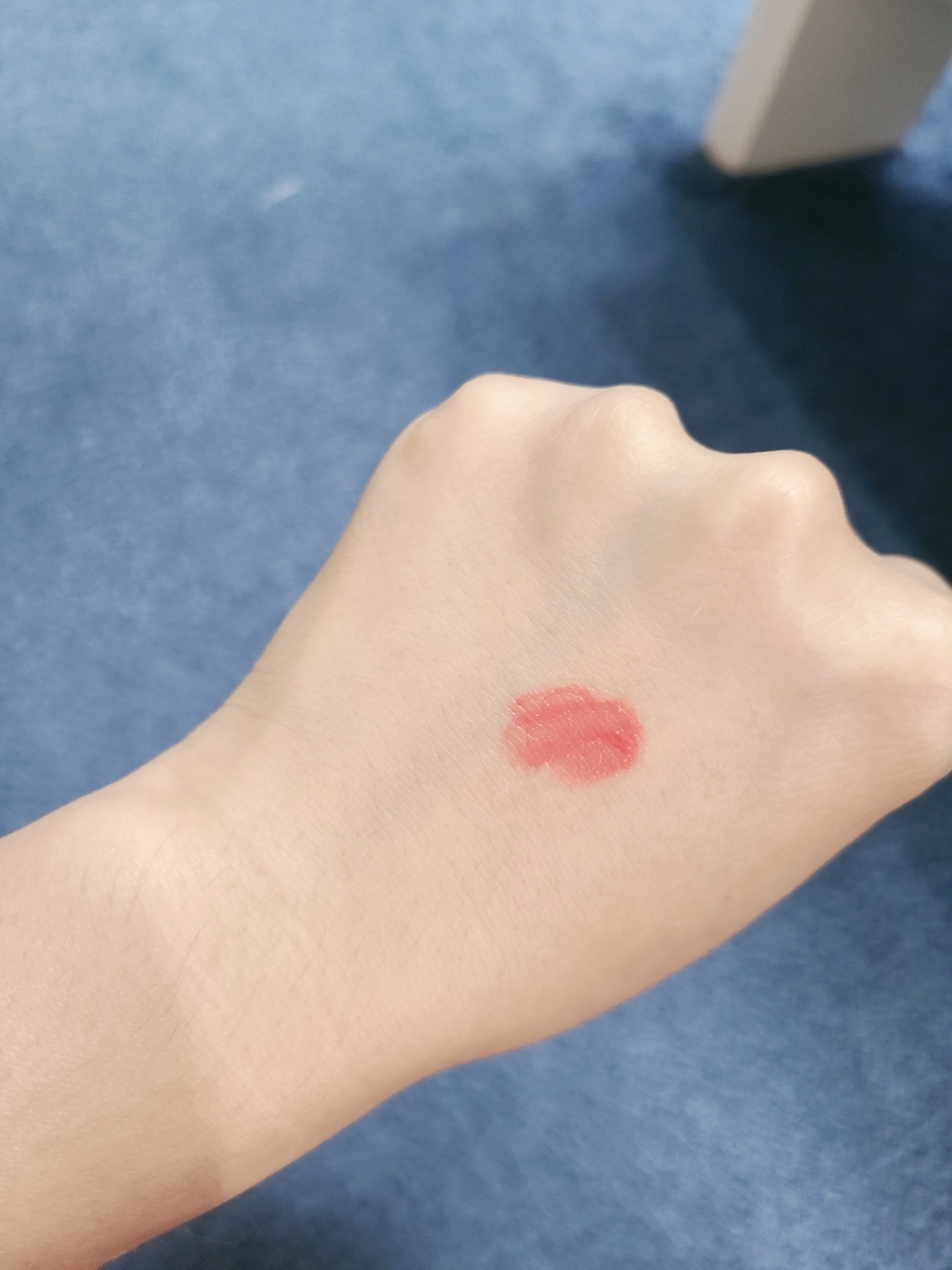 페리페라 잉크 더 에어리 벨벳 24 딱복피치 손등 발색