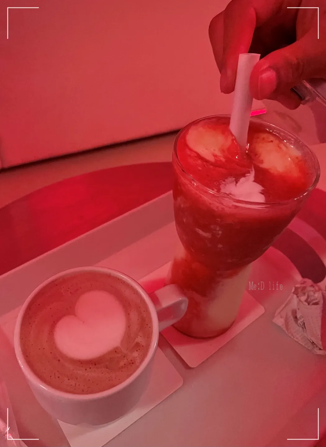 플로웨이브-낙화축제-용암-카페-제주도-한림-분위기-커피-딸기라떼-하트