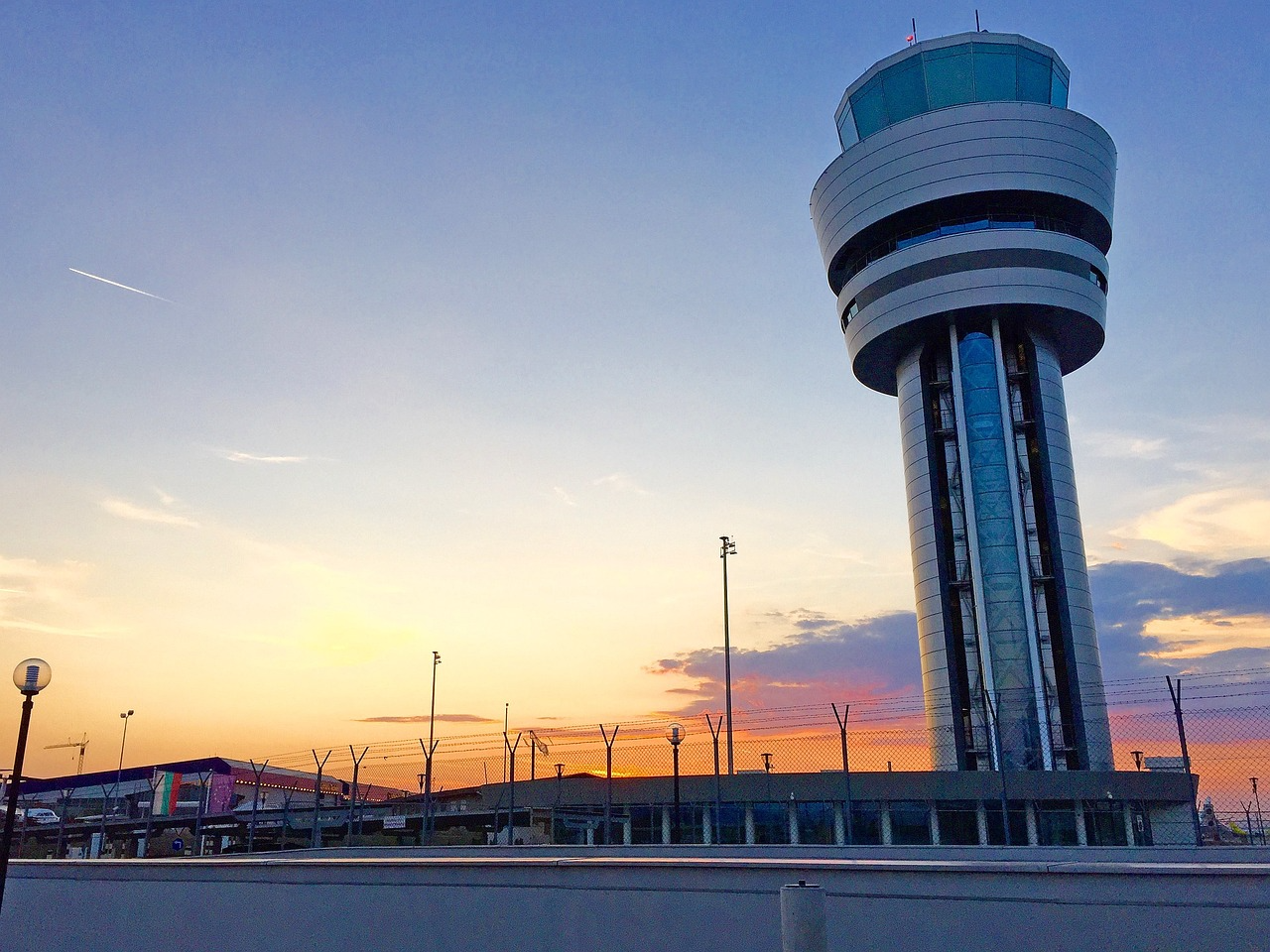 항공 운항 관리자(Flight Operations Controller) - 항공기 운항의 두뇌 역할을 수행하는 핵심 직업
