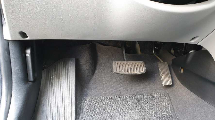 보닛 열림 레버