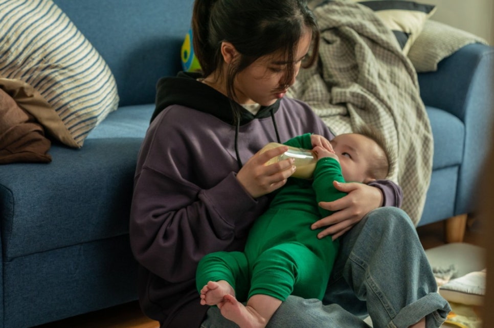 영화<아이>리뷰 : 혼자가 아닌 우리가 되는 순간, 김향기X류현경가 말하는 진짜 가족의 의미