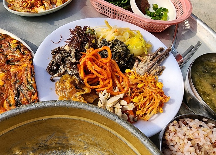 어쩌다-문전성시-그저-밥해주는게-좋아서