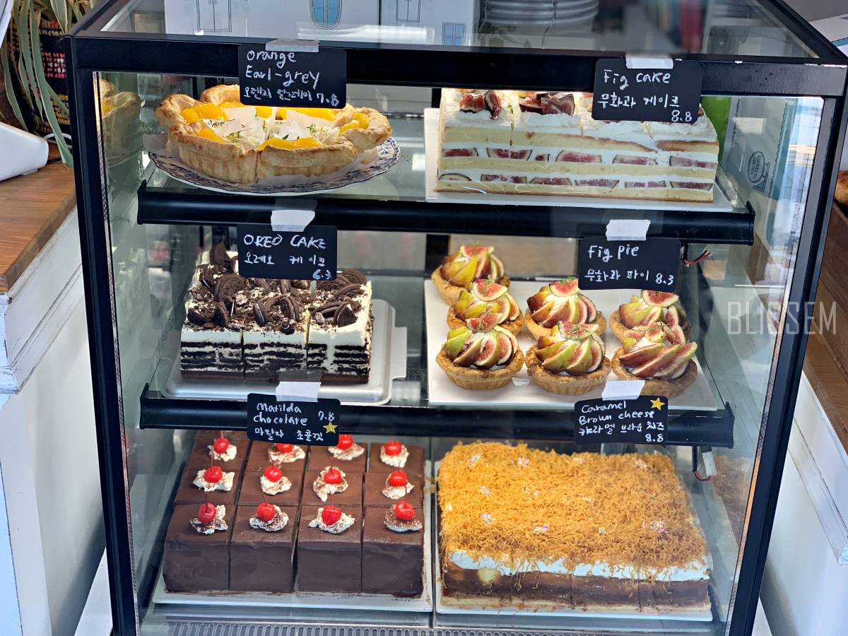 더현대팝업-브레니파이칸틴-용리단길카페-용리단길맛집-용산카페추천-용산맛집-핫한카페-파이맛집-과일케이크